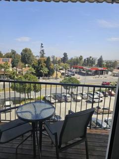 Modern 2BR Apartment with Balconies in Larnaca City Center - Larnaca - 3