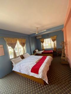 Mountain Village Hotel - Pokhara - 4