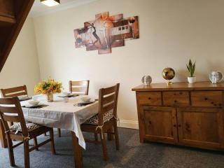 Spacious Coastal Apartment - Neyland - 2