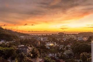 C129 Panoramic 2BR Ocean View Near Beach & Dining - 8
