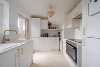 Racecourse Cottage - Bickley - 2