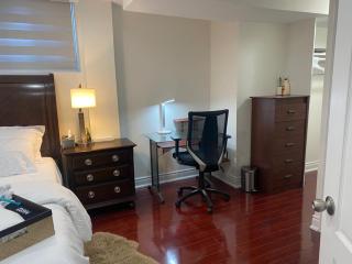 Cozy two bedroom luxury suite near Toronto airport - Mississauga - 1