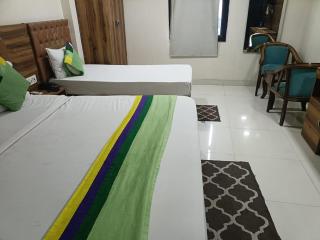 Hotel Amrit - New Delhi - 4