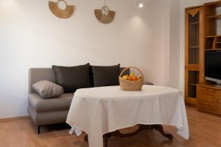Apartment Maja with 2 berdooms, Kaštel Lukšić - 1