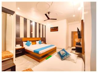 HOTEL THE NlRMALA PALACE Near Saptsagar Road &Shri Ram Janmabhoomi and Hanuman Garhi - Railway Station - Restaurant & Parking Facilities - Fully Air Conditioning and Spacious Rooms - Top Rated Hotal - Ayodhya - 4