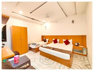 HOTEL THE NlRMALA PALACE Near Saptsagar Road &Shri Ram Janmabhoomi and Hanuman Garhi - Railway Station - Restaurant & Parking Facilities - Fully Air Conditioning and Spacious Rooms - Top Rated Hotal - Ayodhya - 5