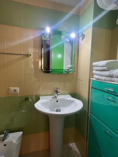 Skyline Shore Apartment - Durrës - 8