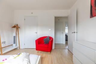 Skyline Haven - Modern 2B, Parking, Wifi & 4kTV - Londra - 4