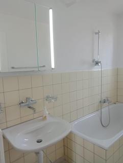 5 Zi WG, 6 Einzelbetten, Gratis Parking, 15 min nach Zurich - - 2
