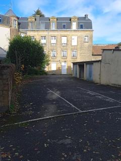 L'appt du vieux qui ne voulait pas fêter son anniversaire - Sedan - 1