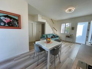 Spacious villa on two floors with corner garden - Porto Santa Margherita di Caorle - 3