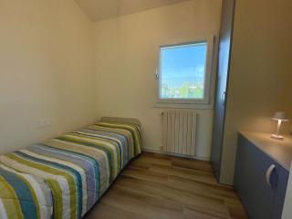 Spacious villa on two floors with corner garden - Porto Santa Margherita - 3