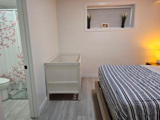 New built house, Stay in Style Guest Suite, 2bedroom, 2bed, 2bath - 2