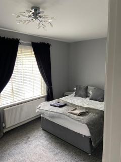 Garland way 2 bed house Sheffield free parking 5 min from m1 - Mosborough - 3