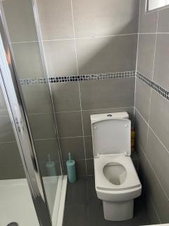 Garland way 2 bed house Sheffield free parking 5 min from m1 - 1