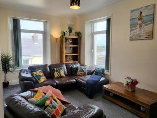 Spacious Coastal Apartment - Neyland - 9