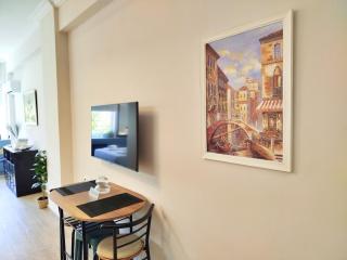 Tsak0ne Apt near Monastiraki metro Sights and Shops - 5