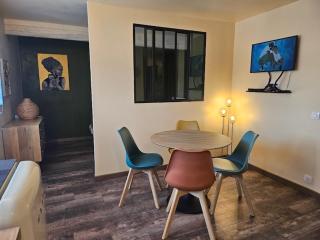Le petit Vincent, Studio élégant, central avec parking privé - La Celle-sous-Gouzon - 9