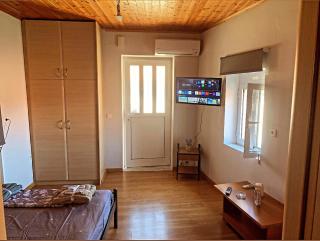 central house in Kymi - 4