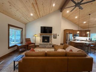 Black Bear Bungalow - 8