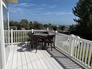 2 Bedroom Mini Lodge, Wi-Fi, Parking, Bath - Budleigh Salterton - 3