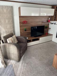 2 Bedroom Mini Lodge, Wi-Fi, Parking, Bath - Budleigh Salterton - 2