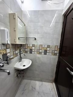 Sleek City Retreat with Kitchen l Near Airport - Nuova Delhi - 2