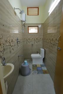 Newly built spacious and luxurious 2bhk with scenic hill views in tirupati - Tirupati - 1