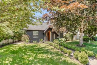 Modern 2 Bedroom Farmhouse Cottage with Hot Tub in Snohomish - Snohomish - 5