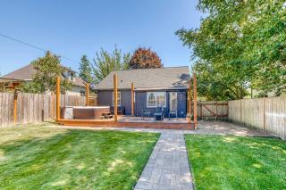 Modern 2 Bedroom Farmhouse Cottage with Hot Tub in Snohomish - Snohomish - 3