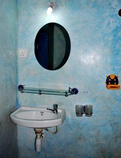 Budget self-contained room on the GROUND FLOOR at JamboHouse Lamu - 9