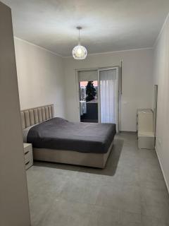 Gray & White Escape - Shkoder - 7