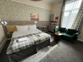 The Green Light House Studio 24 - Free Private Parking - 6