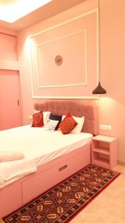 Juhi's Nest-A Royal suite - 2