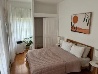 Sunny Private Room in Bed-Stuy - 0