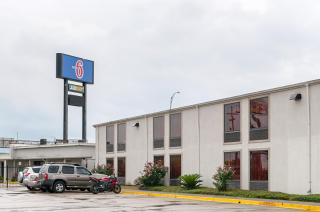 Motel 6-New Orleans, LA - Near Downtown - 2