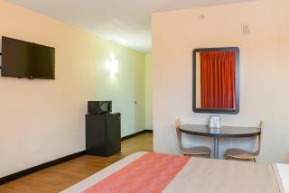 Motel 6-New Orleans, LA - Near Downtown - 3