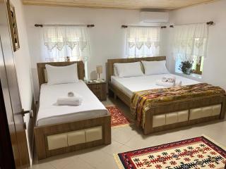 Guest House Zverku - Gjirokastër - 5