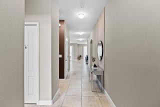 Amazing 4 Bedrooms3 BathSleeps 10 - 5