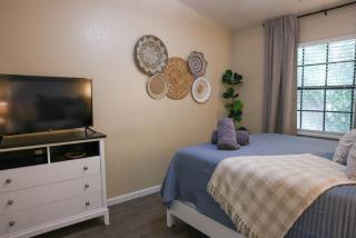 Sequoia Serenity 4 Mi to Sequoia, King Bed - 1