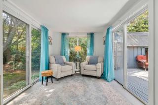 Walk to Seaside Park Stylish Updated Interior - Barnstable - 8