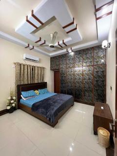 Portion or Rooms Near Expo Centre & Agha Khan Karachi - Karatschi - 0