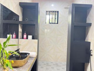 Chateau La Princesa rooms with garden, Bar & billiard - 3