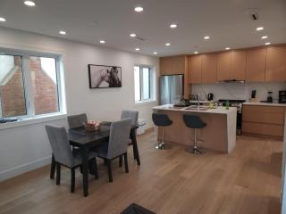 Urban Elegance: Spacious 2-Bed Townhouse with Modern Charm - 9