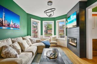 Wrigley 4BR Home, Sleeps 10 - Chicago - 2