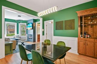 Wrigley 4BR Home, Sleeps 10 - Chicago - 6