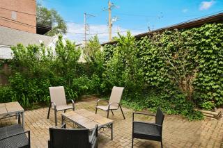 Wrigley 4BR Home, Sleeps 10 - Chicago - 7