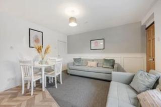 Rossendale 2 Bedroom House, Perfect For Contractors with Free Parking By Eason Stays - 6