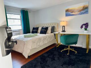 Hotel-Style, No Host, Professionally Managed ID252 - Jersey City - 1