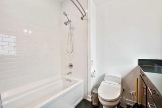 Single Family Home with 3 Bedrooms plus Attic with 2 beds - Chicago - 9